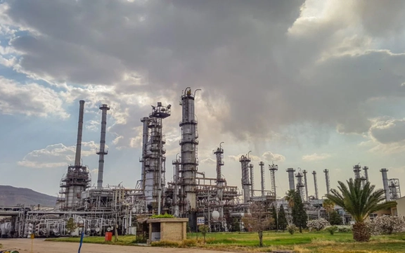 Gas leak in Iranian refinery kills two, injures nine - state media