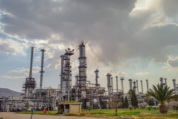 Gas leak in Iranian refinery kills two, injures nine - state media