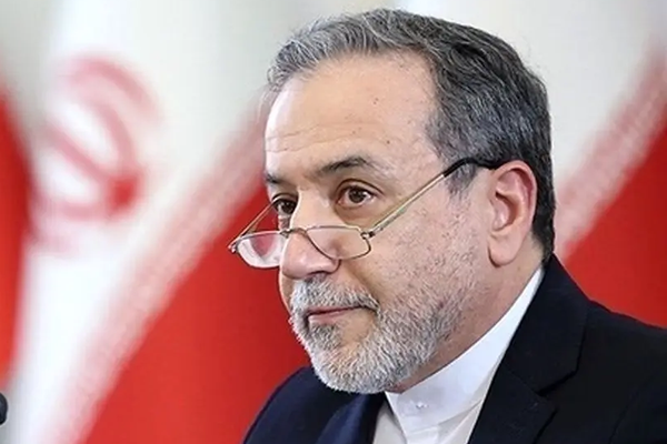 وزير الخارجية الإيراني: ردّنا على رسالة ترامب تم بطريقة مناسبة عبر عُمان