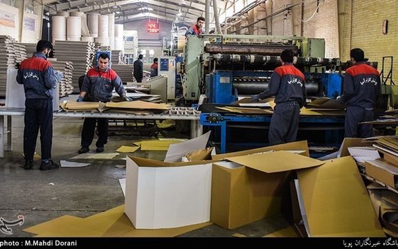مشاور کانون انجمنهای صنفی کارگران: جوانان تحصیلکرده دانشگاه در صفهای طولانی کارگریاند