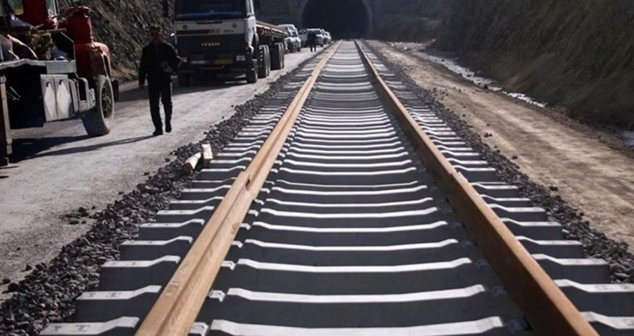 شهردار ورامین: در پی حمله به راه‌آهن تهران-مشهد، ایستگاه ورامین مبدا و مقصد قطارها شد