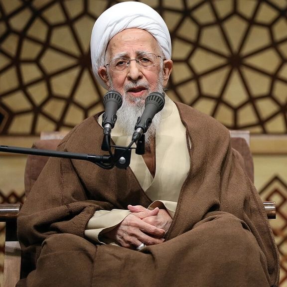 جوادی آملی، مرجع تقلید شیعه: هر سخن و اقدامی که به نظام آسیب بزند مصداق جهل است