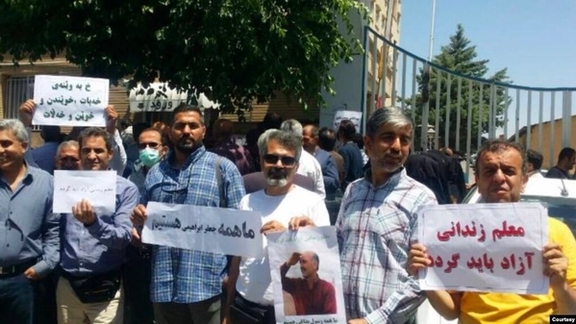 معلمان معترض استان کردستان با دستور شورای عالی امنیت ملی از قانون نظام رتبهبندی حذف شدند