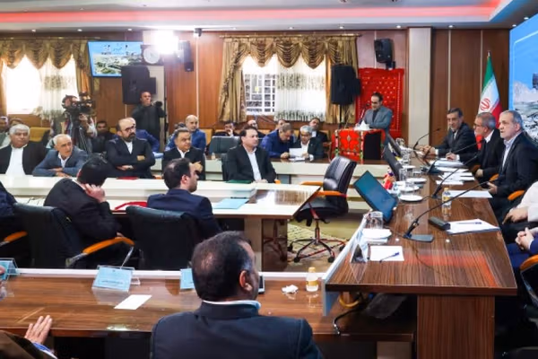 پس از انتقاد از سدسازی و واکنش پزشکیان، صدا و سیما پخش زنده را قطع کرد