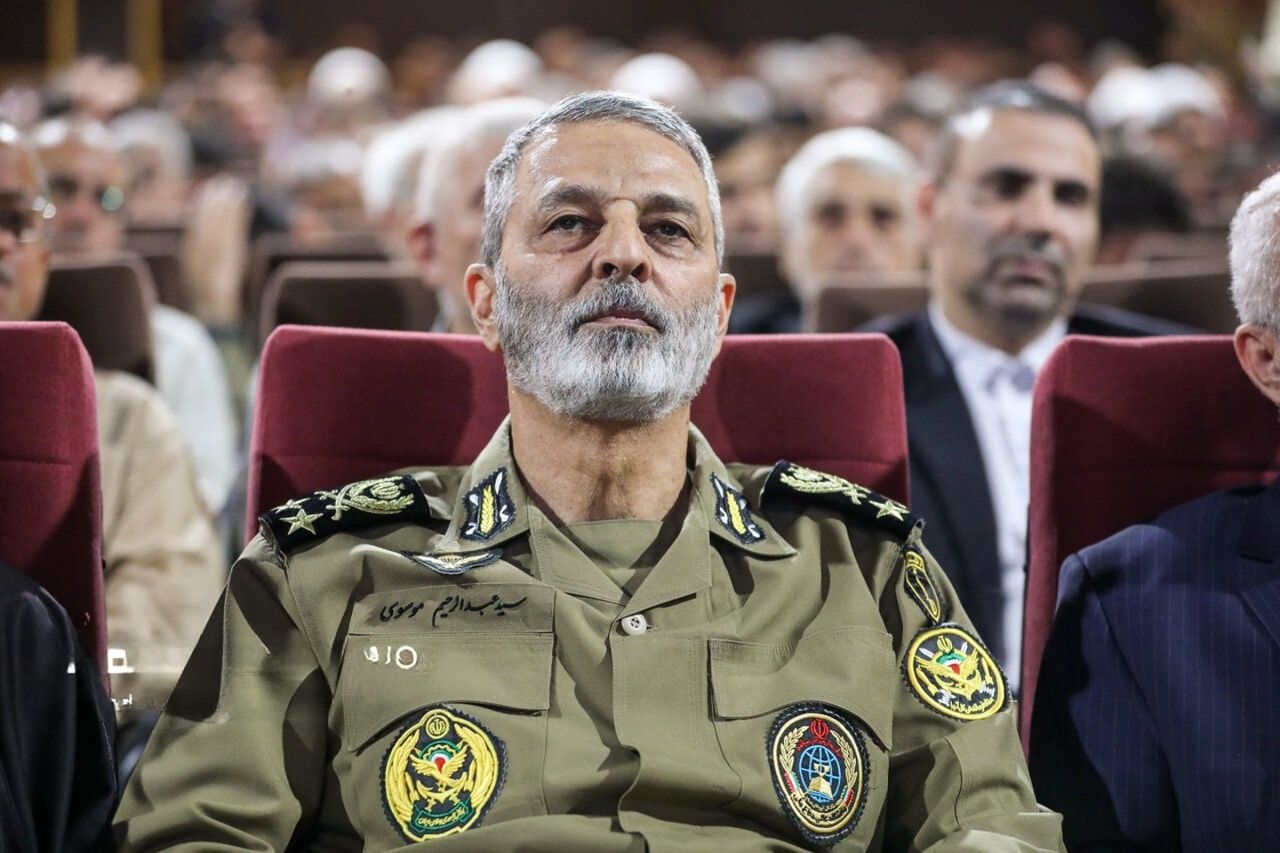 فرزند عبدالرحیم موسوی: جنازه پدرم ۳۰ روز زیر آوار حملات مانده بود