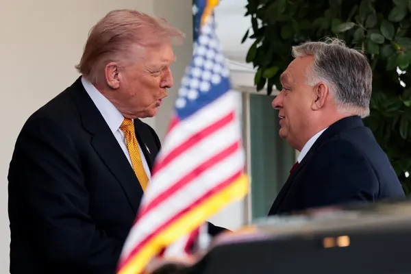 روایت متناقض آمریکا و مجارستان درباره معافیت بوداپست از تحریمهای نفت و گاز روسیه