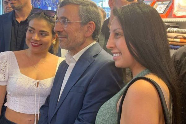 Turkish media and public embrace Ahmadinejad's visit