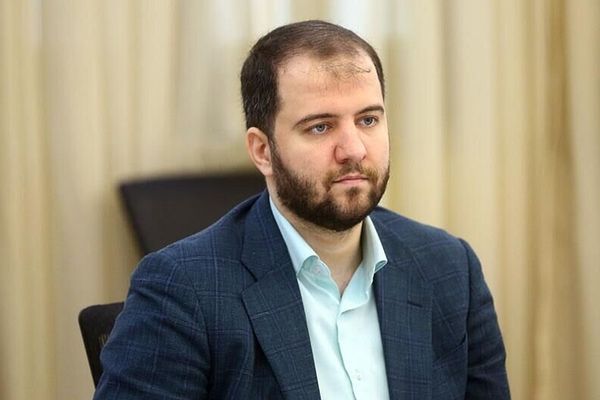 مسؤول إيراني سابق: على "ستارلينك" الالتزام بقوانين البلاد