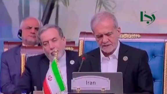 عراقجي نائما أثناء كلمة الرئيس الإيراني في القاهرة