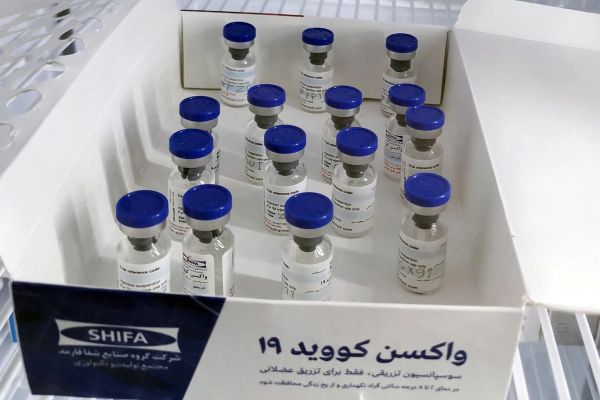 لقاحات كورونا الإيرانية دون فائدة.. والحكومة تعجز عن دفع تكاليف الإنتاج