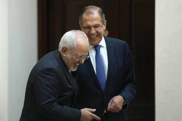 جواد ظريف: روسيا لا تريد أن تكون لإيران علاقات طبيعية وهادئة مع العالم