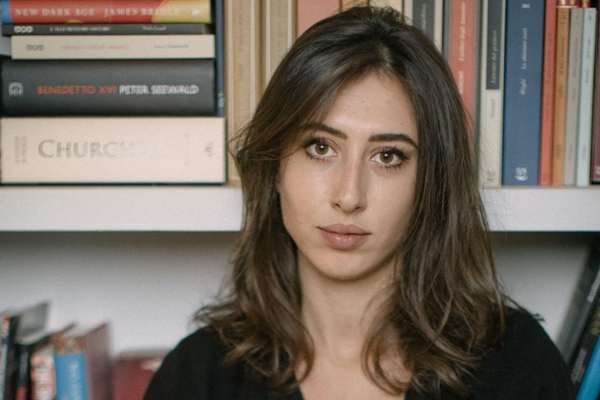 اعتقال صحافية إيطالية في طهران ووضعها في زنزانة انفرادية