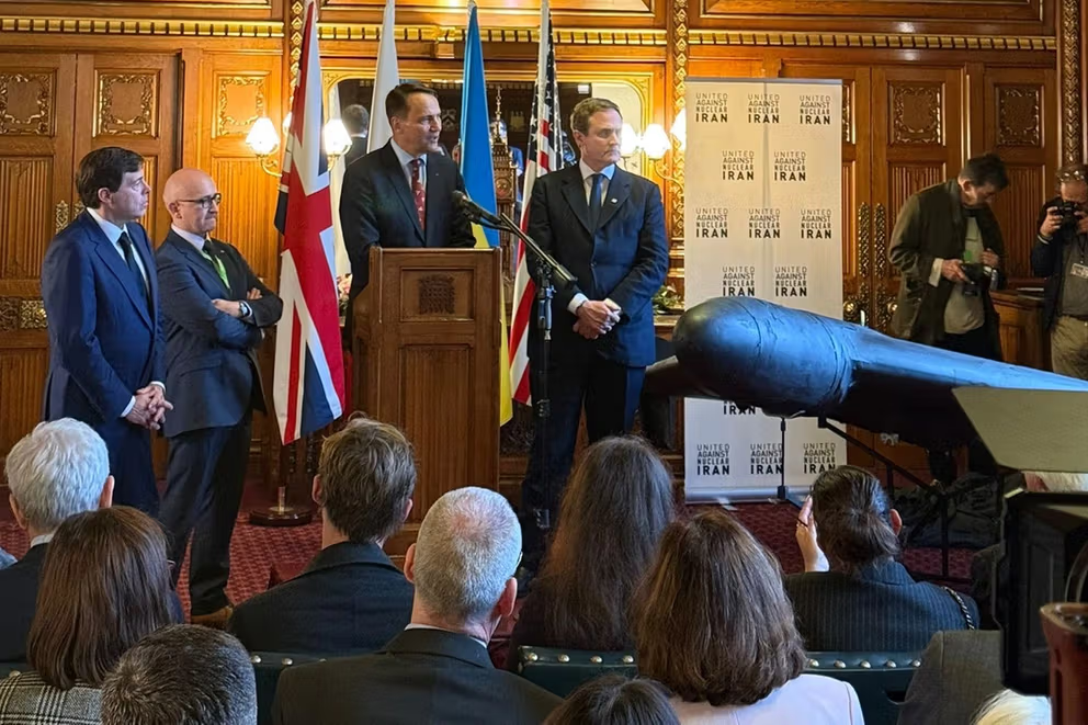 لهستان: دلیل احضار کاردار ما در تهران، سخنرانی وزیر خارجه لهستان در پارلمان بریتانیا بود