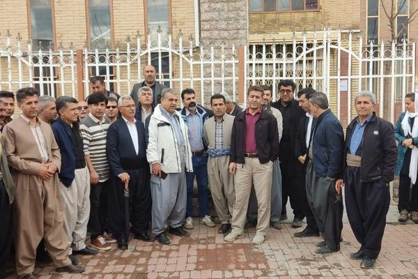 تجمعات للمعلمين الإيرانيين احتجاجا على ضغوط "التعليم"على النشطاء النقابيين بمحافظة كردستان
