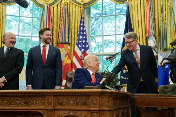 السفير البريطاني في واشنطن: النظام الإيراني في أضعف حالاته منذ عام 1979