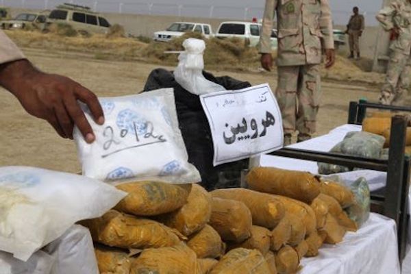 وزير الداخلية الإيراني: اكتشاف 90 % من أفيون العالم المهرّب في إيران