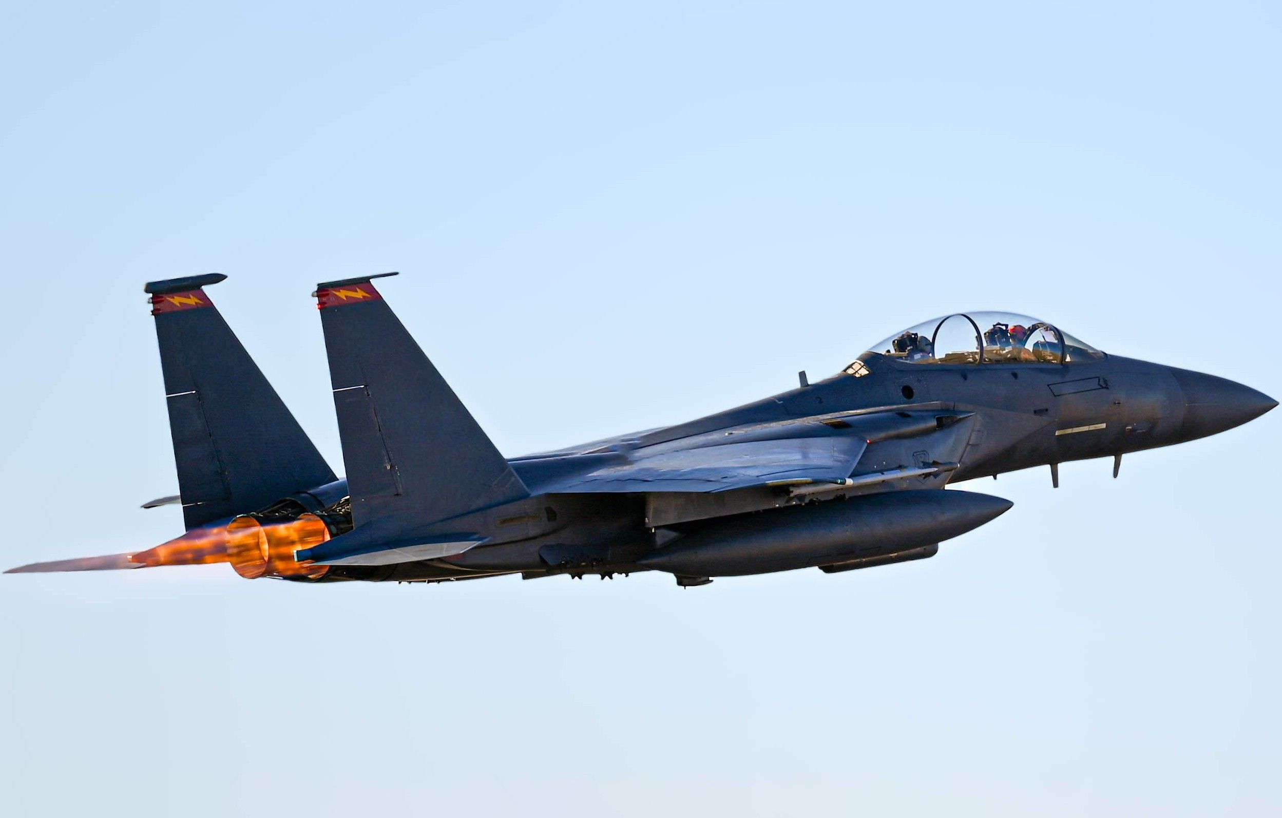 منابع آمریکایی از نجات دومین سرنشین جنگنده اف-۱۵ خبر دادند