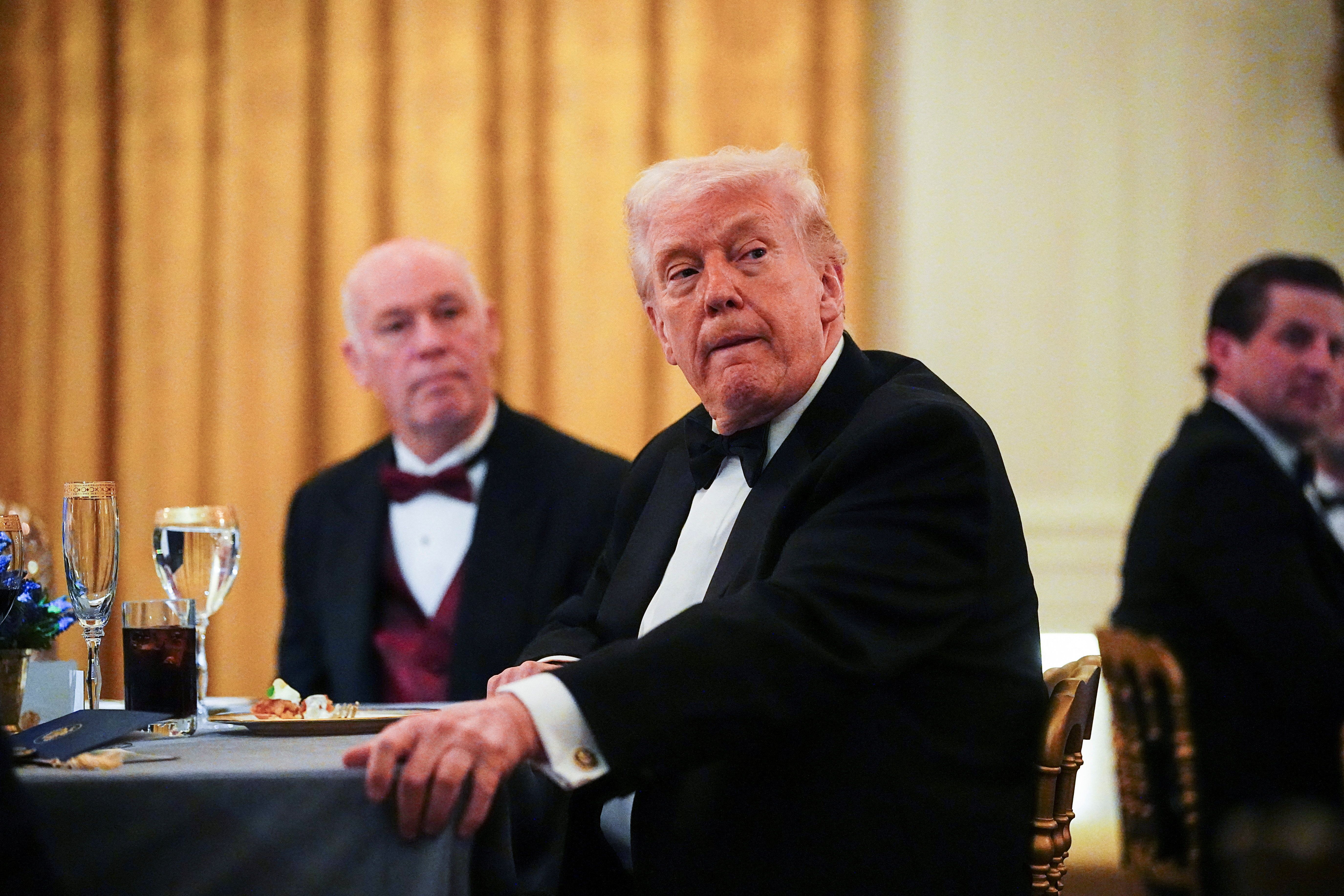 سی‌بی‌اس: ترامپ به طور فزاینده‌ای از محدودیت‌های اعمال‌شده بر حمله علیه تهران ناراضی است