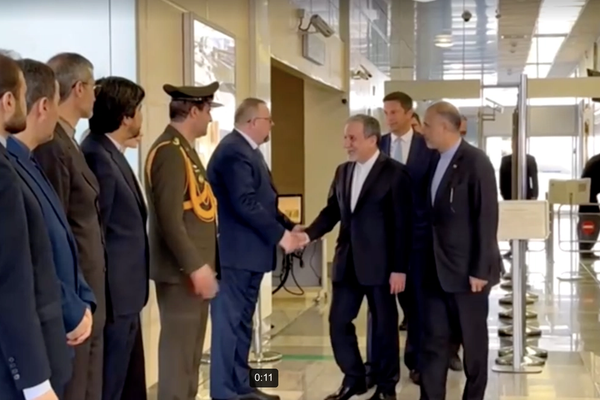 عراقجي من موسكو: أجرينا دائما مشاورات وثيقة مع أصدقائنا في روسيا بشأن القضية النووية