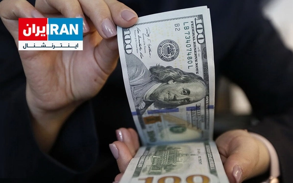 الدولار في إيران يتخطى حاجز الـ50 ألف تومان