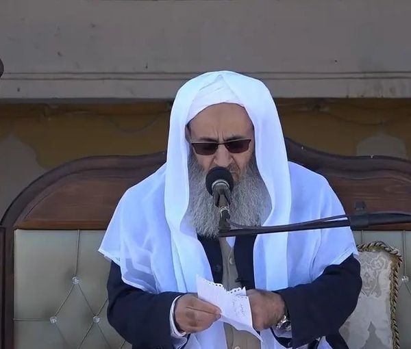 روایت مولوی عبدالحمید از کنترل کشور با سیاست‌های نانوشته و تحمیل آخوندهای حکومتی به سنی‌ها