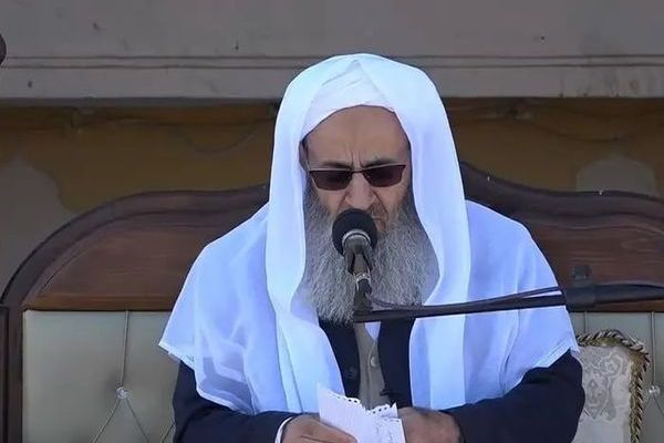 زعيم أهل السنة في إيران مقارنا نظام طهران بحكومة نتنياهو: "إسرائيل لم تقتل متظاهرا واحدا"