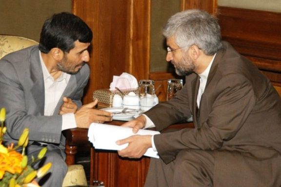 سعید جلیلی که چندروز پیش در مراسم افتتاحیه مجلس خبرگان به محمود احمدی نژاد بی اعتنایی کرد، در دوران ریاست جمهوری احمدی نژاد مسئول تیم مذاکره کننده هستهای بود