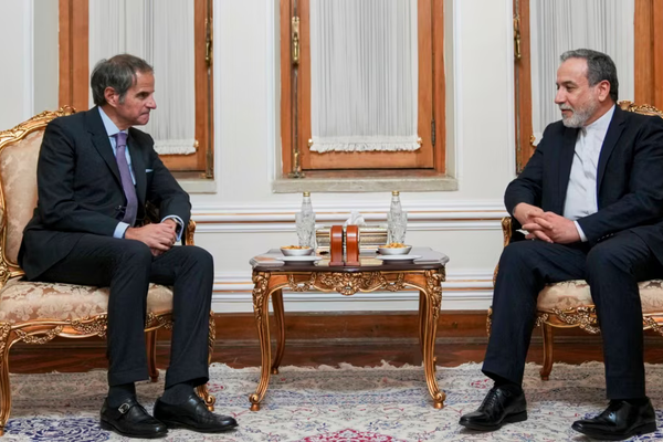 ترامب عارض هجوما إسرائيليا على منشآت إيران.. وغروسي يؤكد سعي واشنطن لاتفاق "بسيط"