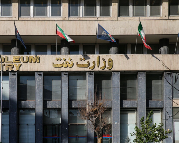 نماینده گرمسار خبر داد: دو معاون وزیر نفت، نزدیکانشان را به مدیریت منصوب کردند