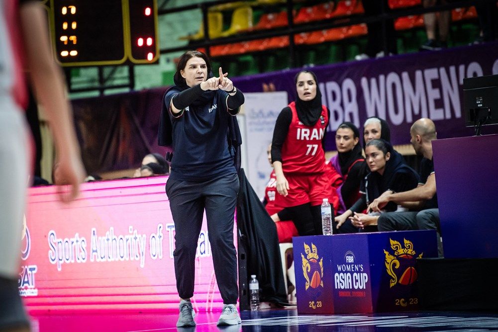 کاپوچیانی،‌ سرمربی تیم ملی بسکتبال زنان:از همه ایرانی‌ها می‌خواهم به دختران ما افتخار کنید
