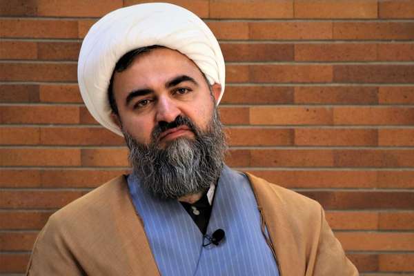 رجل دين إيراني معارض لخامنئي: مقاطعة الانتخابات منحت المعارضة هوية جديدة