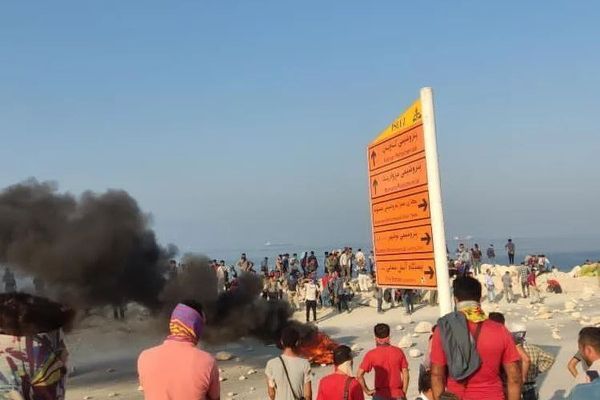 حصري: الحرس الثوري يحذر من أن احتجاجات عمال النفط "ستلحق ضررا بالبلاد لا يمكن إصلاحه"