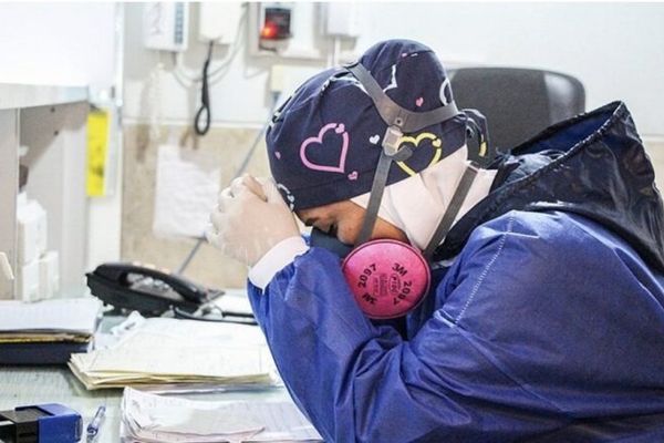 النظام الصحي في إيران يواجه نقصًا يبلغ 165 ألف ممرّض