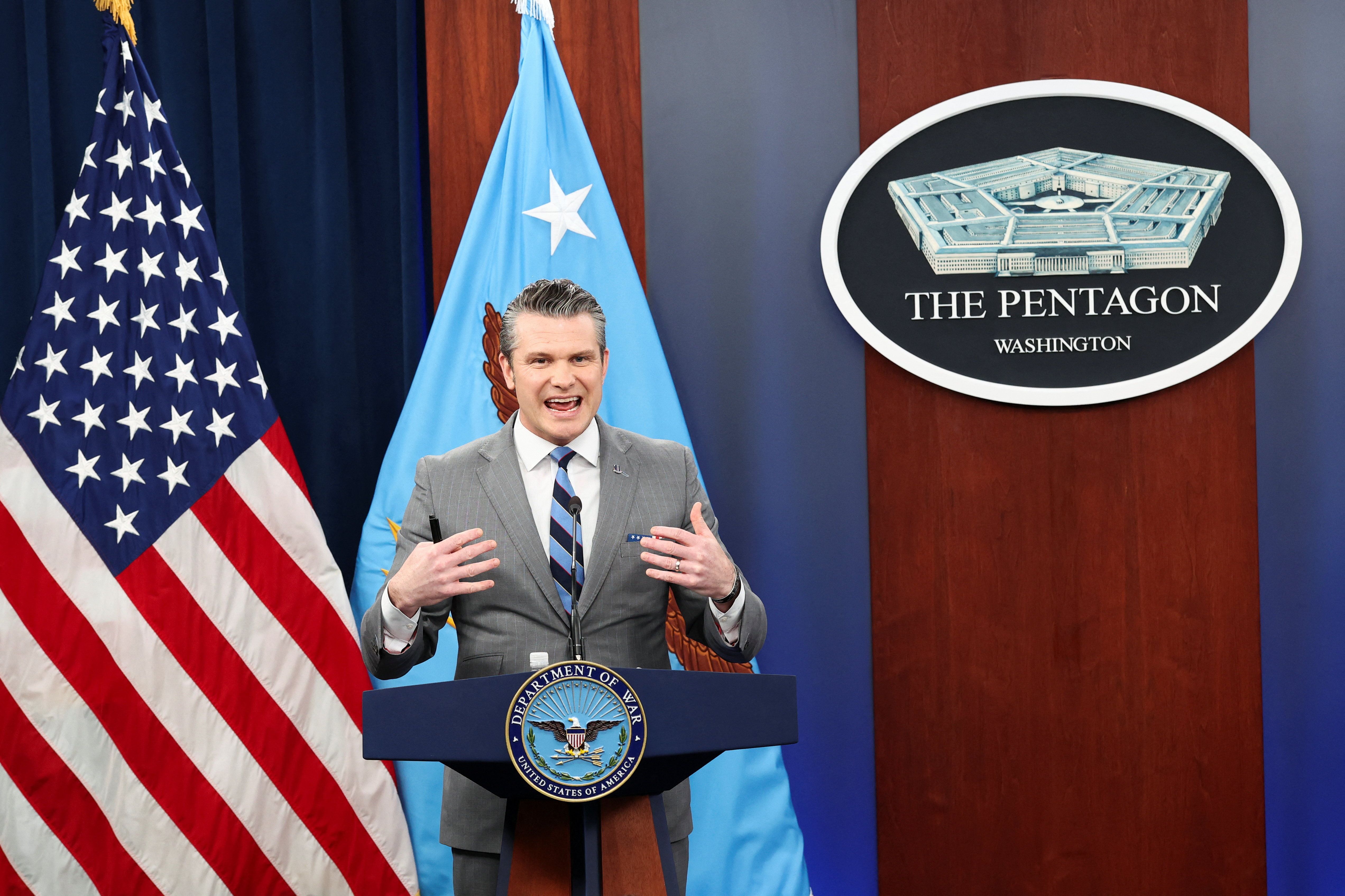 هگست به جمهوری اسلامی هشدار داد: مین‌گذاری نقض آتش‌بس خواهد بود