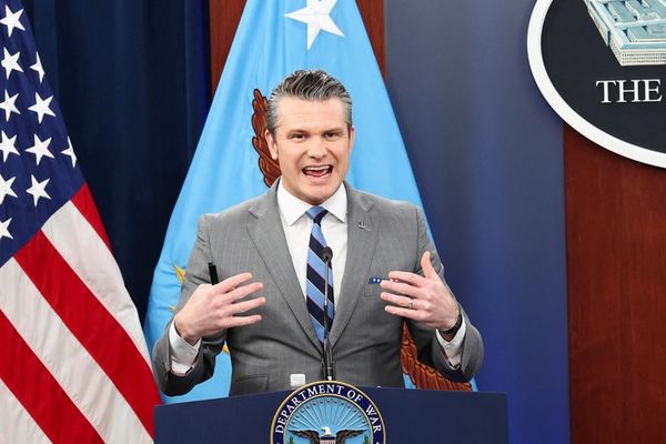 وزير الحرب الأميركي يحذّر إيران: محاولات زرع الألغام في مضيق هرمز انتهاك لوقف إطلاق النار