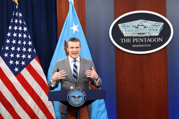 هگست به جمهوری اسلامی هشدار داد: مینگذاری نقض آتشبس خواهد بود