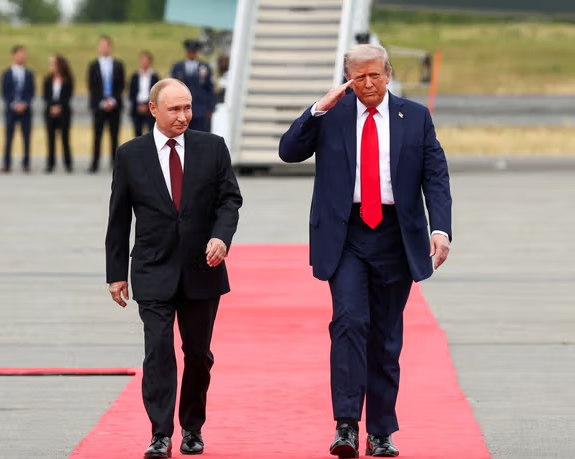 کرملین در واکنش به گزارش فایننشالتایمز درباره لغو نشست ترامپ و پوتین: قابل استناد نیست