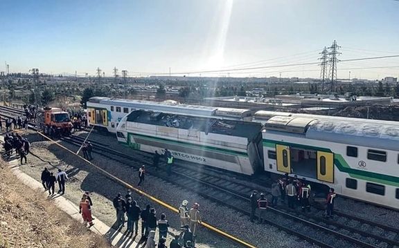زخمی شدن ۲۲ نفر در پی برخورد دو قطار مترو در ایستگاه چیتگر؛ زاکانی: علت حادثه معلوم نیست