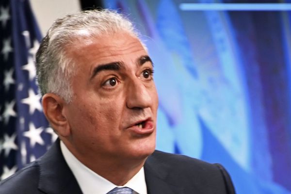 ولي عهد إيران السابق: الطريقة الوحيدة لإنقاذ البلاد هي إسقاط النظام