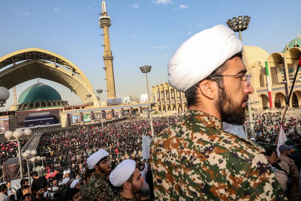 صحيفة ألمانية: وثيقة سرية إيرانية تحذّر من سقوط 3000 قتيل خلال مراسم تشييع خامنئي