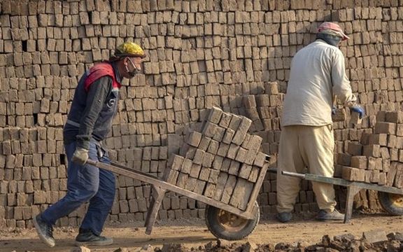 خبرگزاری ایلنا: یک کارگر باید ۱۷۰ سال کار کند تا بتواند یک آپارتمان ۸۰ متری خریداری کند