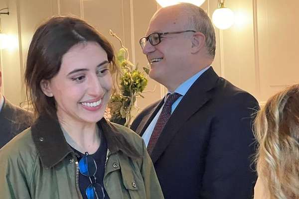 بعد 20 يوما من اعتقالها في طهران.. الصحافية الإيطالية تشيشيليا سالا تعود إلى بلدها