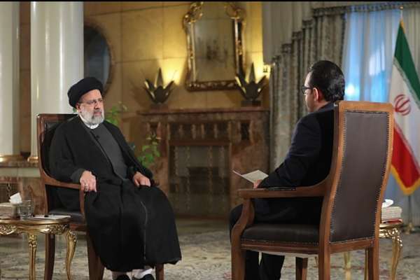 Critic Calls Raisi Administration 'A Government Of Dwarves'
