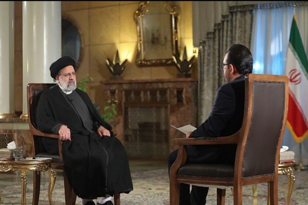 Critic Calls Raisi Administration 'A Government Of Dwarves'