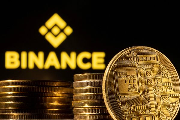 "رويترز": أكبر شركة لتداول العملات المشفرة تواصل العمل داخل إيران.. رغم العقوبات