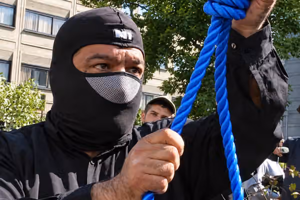 داریوش آتشافروز در ارتباط با پرونده اتهام قتل در ۱۷ سالگی در آستانه اعدام است