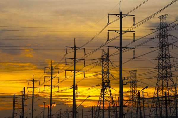 Repeated power outages cripple Iranian industries