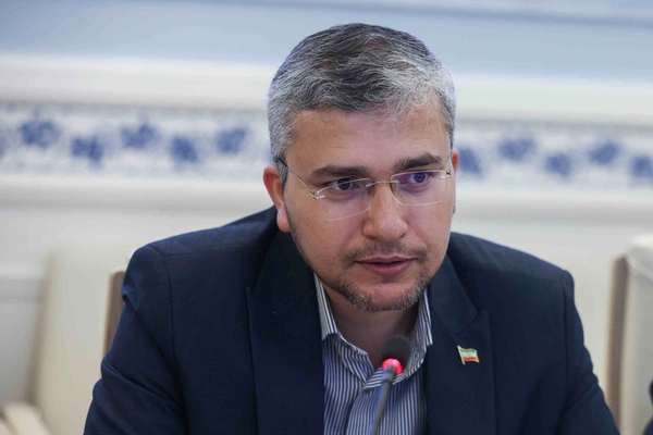 برلماني إيراني: إرسال متطوعين إلى لبنان ليس على جدول أعمال طهران الآن