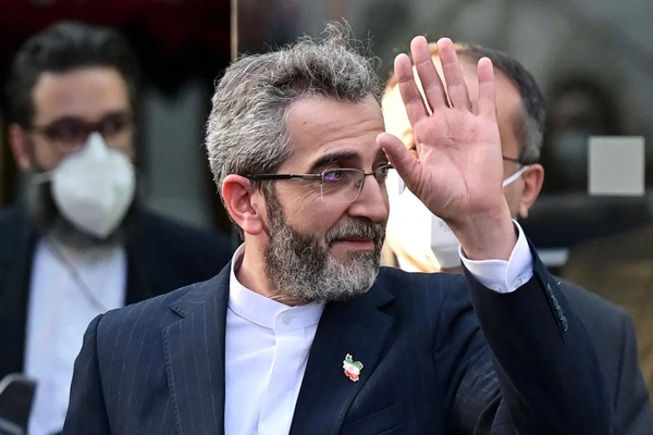 تعيين رئيس فريق المفاوضات النووية في عهد رئيسي نائبًا بالمجلس الأعلى للأمن القومي الإيراني