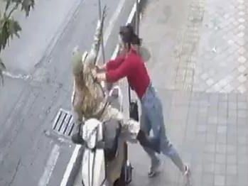 دادگاه روشنک مولایی، زن قربانی تعرض جنسی سرباز موتورسوار، برگزار شد